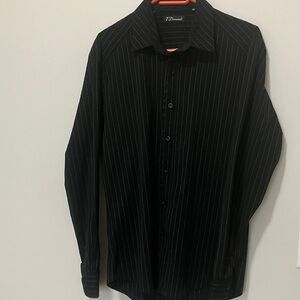7 Diamonds Black Pinstripe Long-Sleeve Dress Shirt.
Trendy. Excellent condition